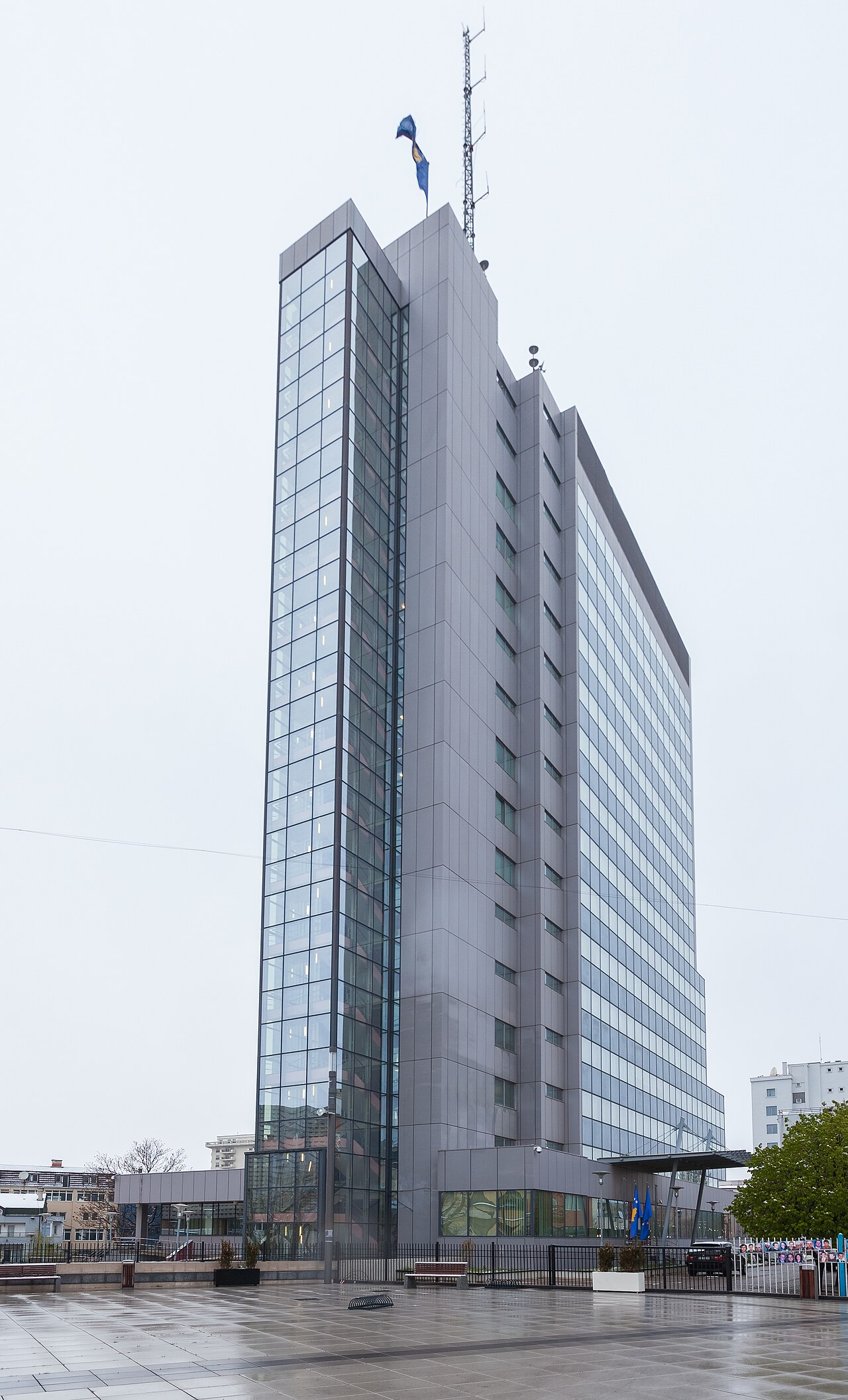 L’edificio del governo del Kosovo a Pristina.