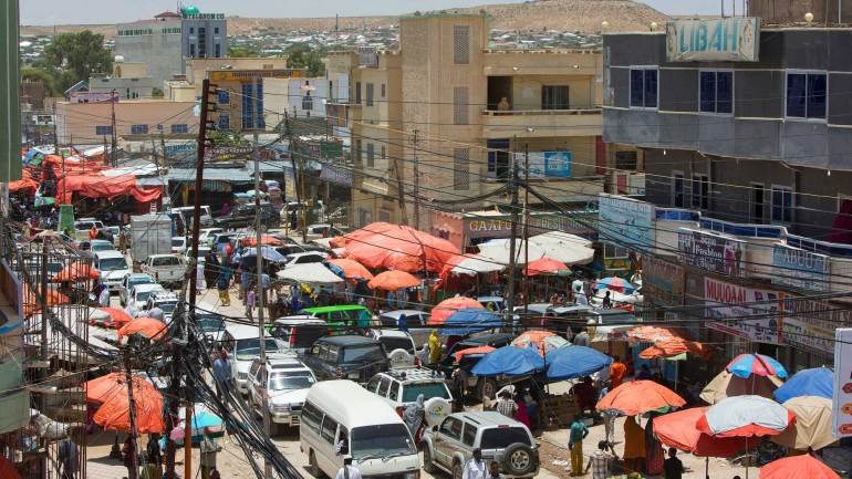 Bancarelle del mercato Bacadlaha, nel centro di Hargeisa.